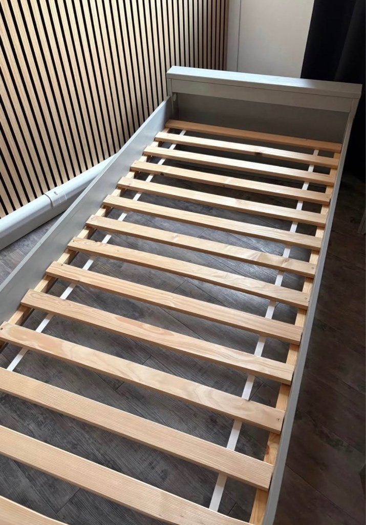 Bed dennis woood + matras, Huis en Inrichting, Slaapkamer | Bedden, Ophalen, Gebruikt, 90 cm, Eenpersoons
