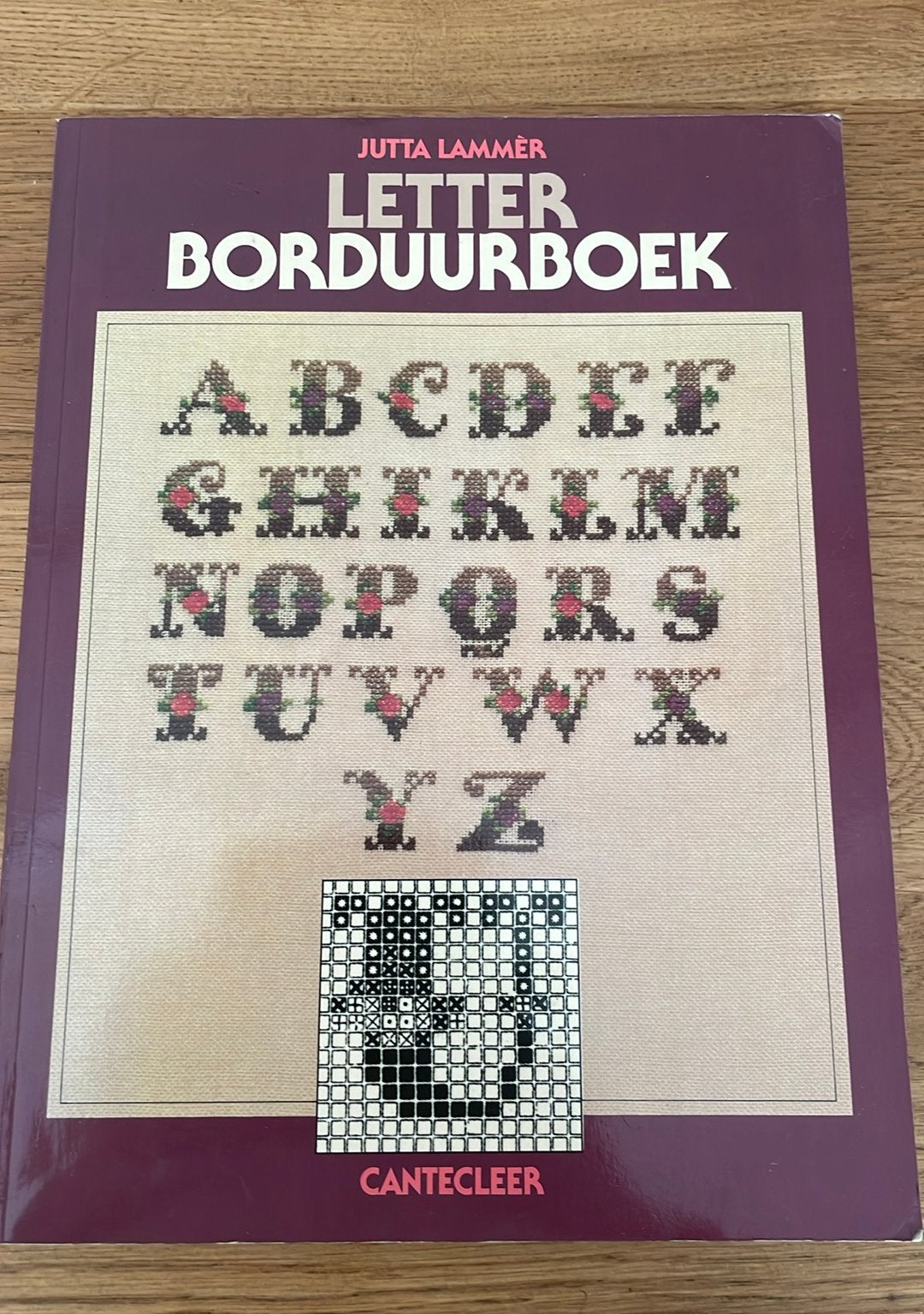 Letter Borduurboek- Jutta Lamers, Ophalen of Verzenden, Handborduren