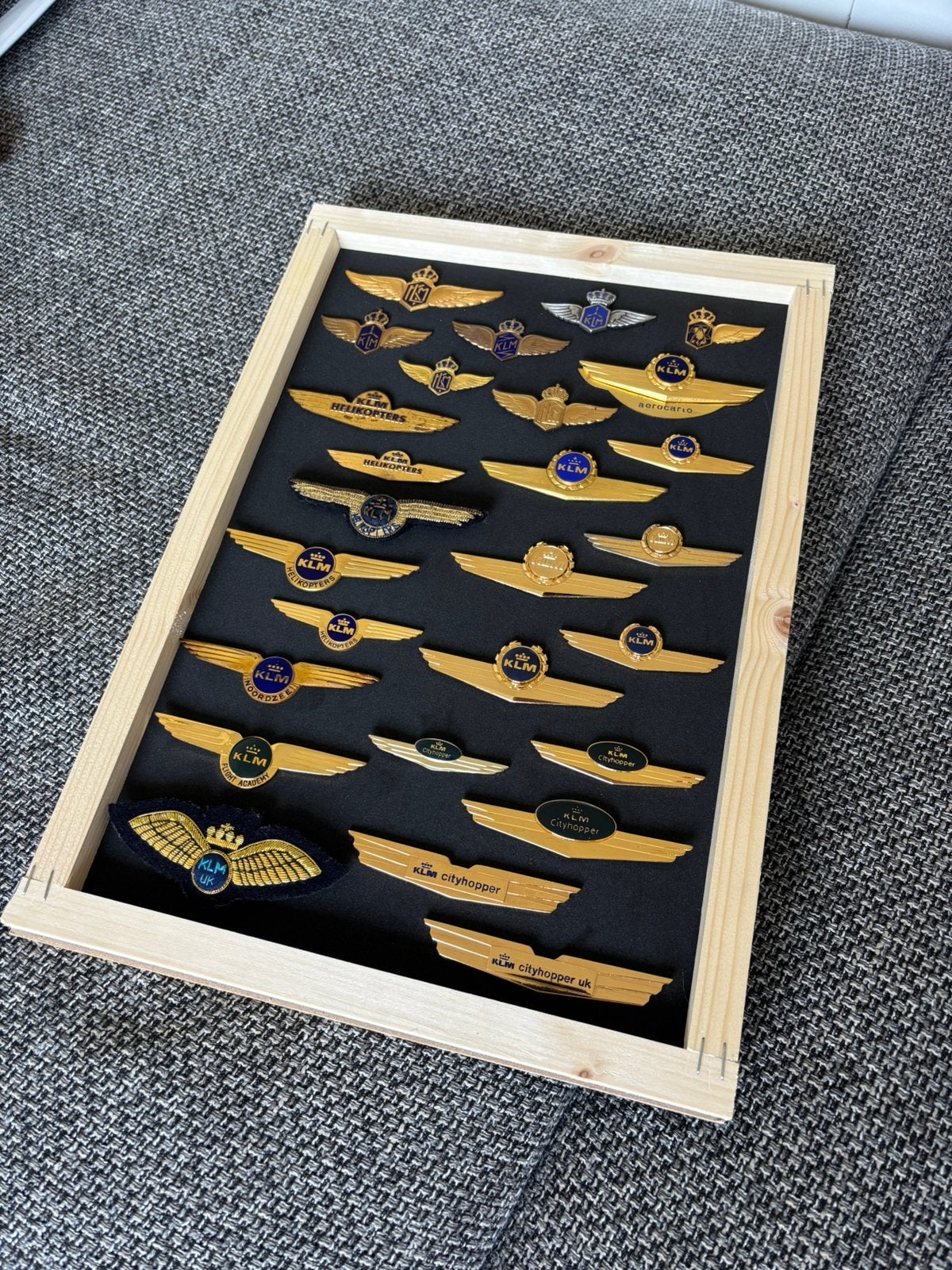 GEZOCHT wings, spelden, pins, badges verschillende airlines, Ophalen, Zo goed als nieuw, 1:200 of kleiner, Overige merken