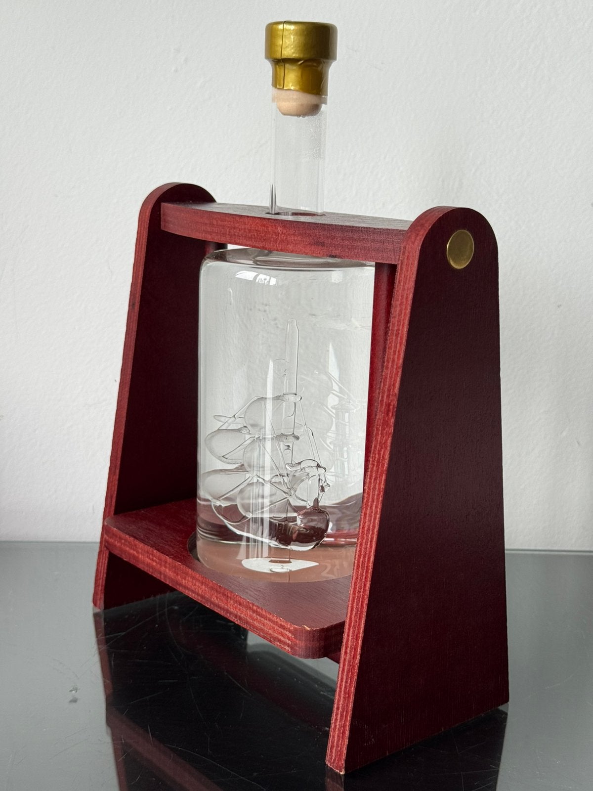 Drank Karaf met glazen schip in fles in houten houder, Ophalen of Verzenden