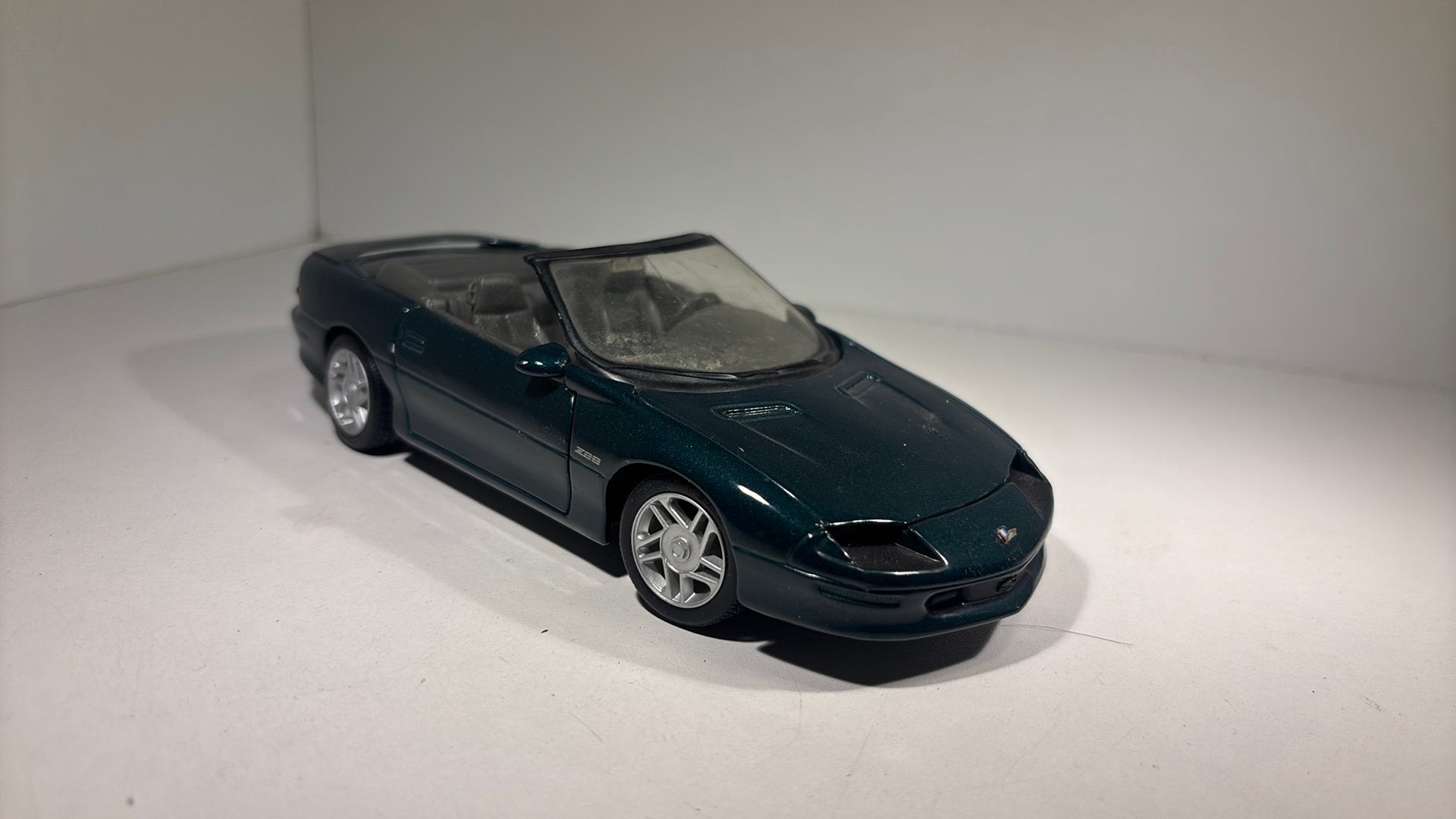 Chevrolet Camaro z28 green maisto 1.24, Hobby en Vrije tijd, Modelauto's | 1:24, Maisto, Ophalen of Verzenden, A, A