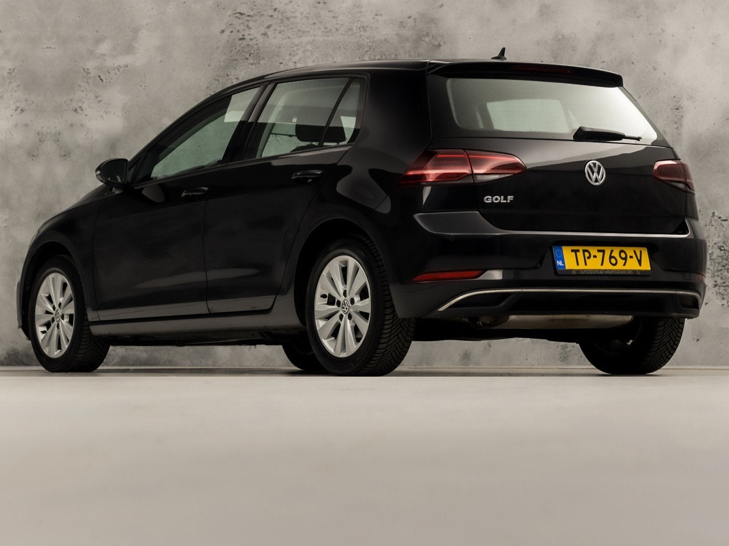 Volkswagen Golf 1.0 TSI Sportline (APPLE CARPLAY, GROOT NAVI, 12 maanden, Zwart, Origineel Nederlands, Bedrijf