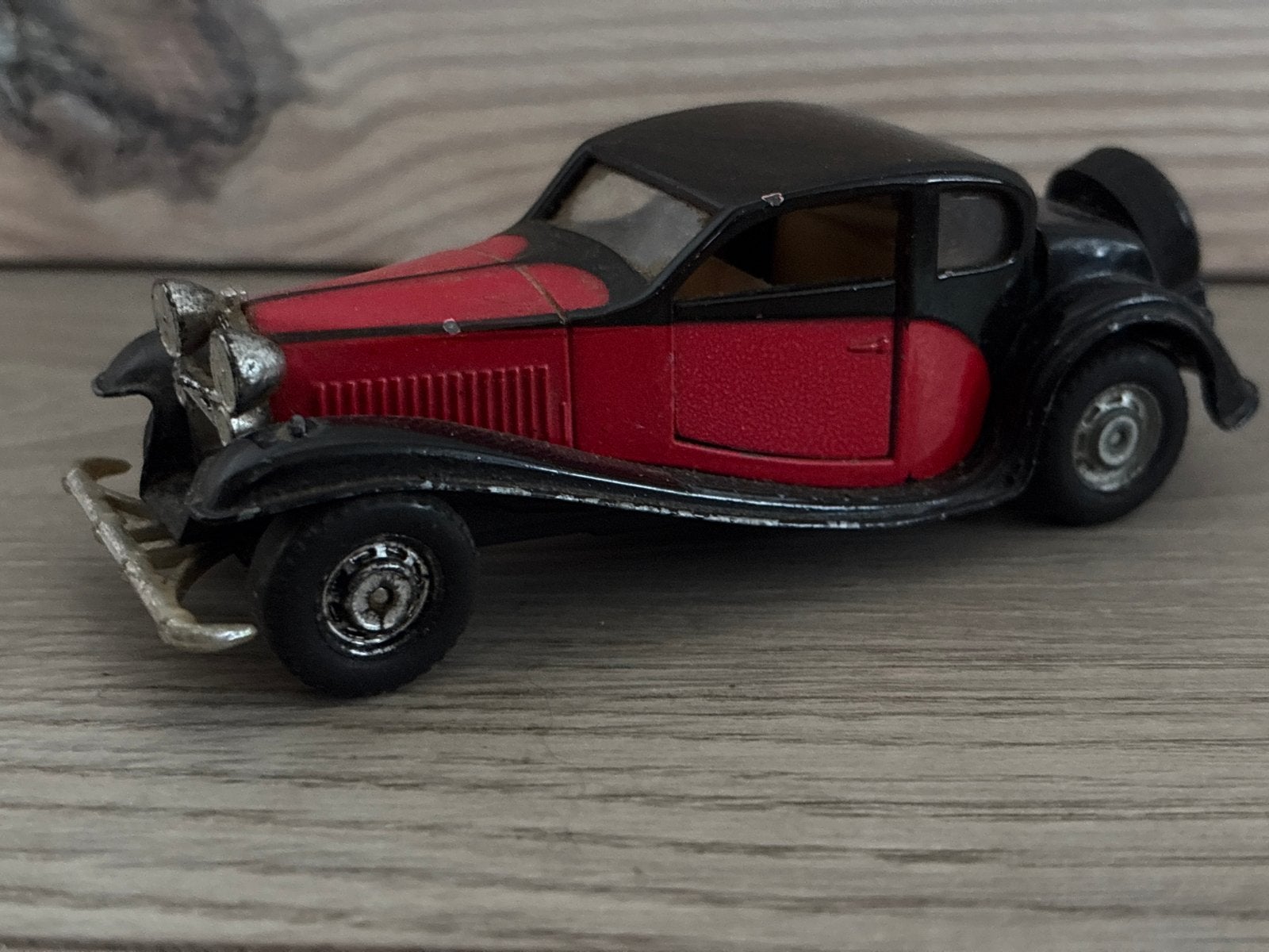 Guisval Bugatti T50 Schaalmodel 1:43 Rood/Zwart Jaren '30, Ophalen of Verzenden, Gebruikt, Auto, Overige merken