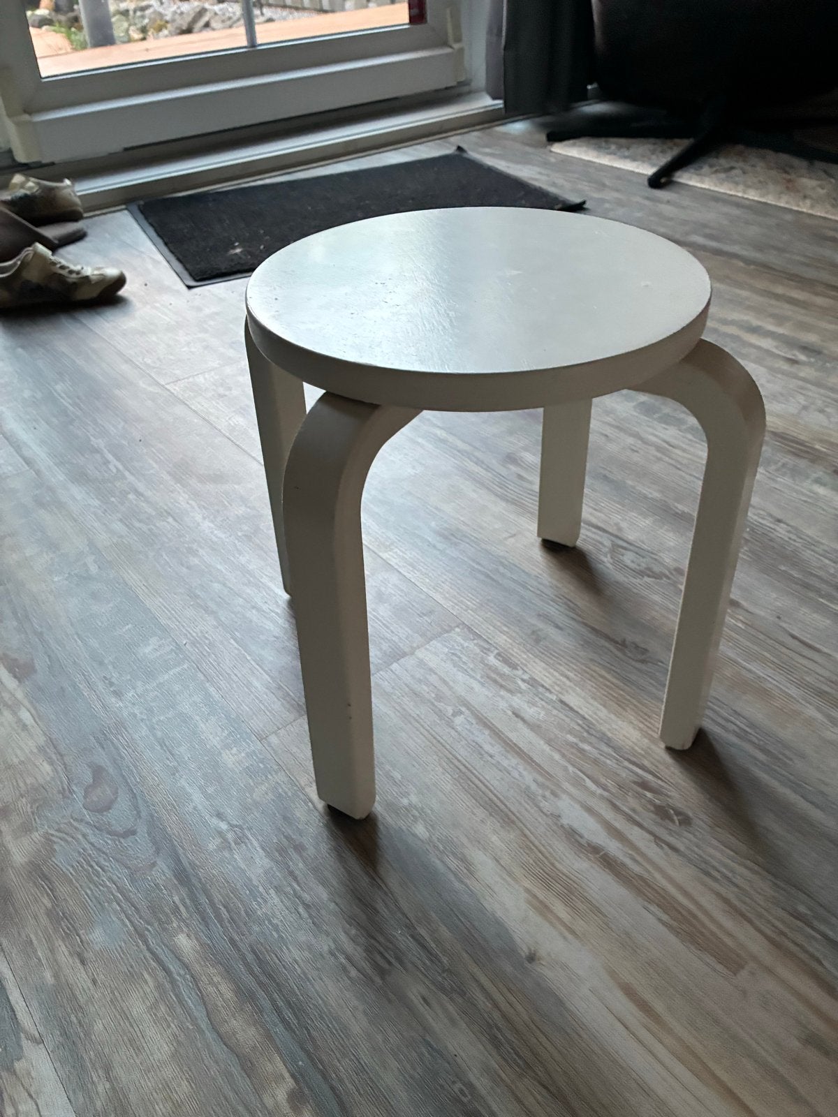Witte houten kruk, Huis en Inrichting, Krukjes, Ophalen, Gebruikt, Hout