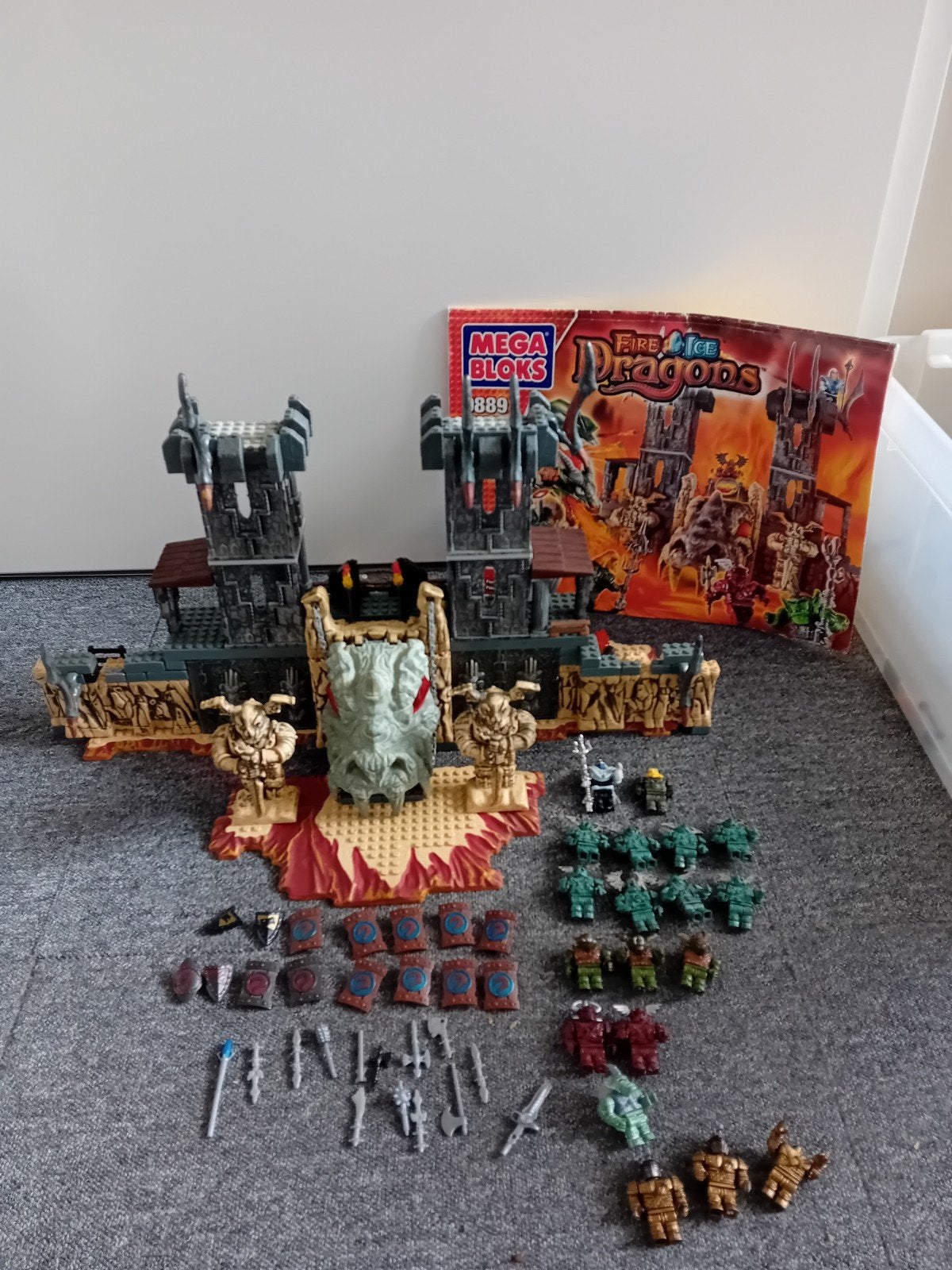 Mega Bloks Fire Ice Dragons kasteel met veel poppetjes, Gebruikt, ., Ophalen of Verzenden, Megabloks
