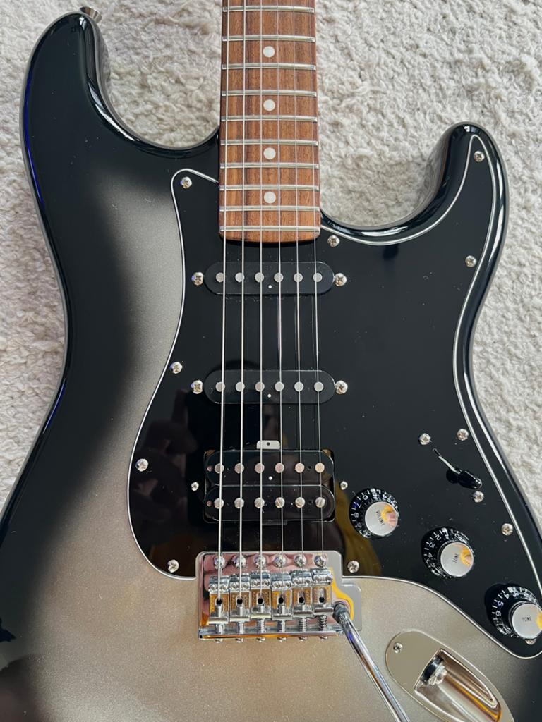 Fender Stratocaster HSS Silverburst 2015 – onbespeeld, Ophalen of Verzenden, Zo goed als nieuw, Solid body, Fender