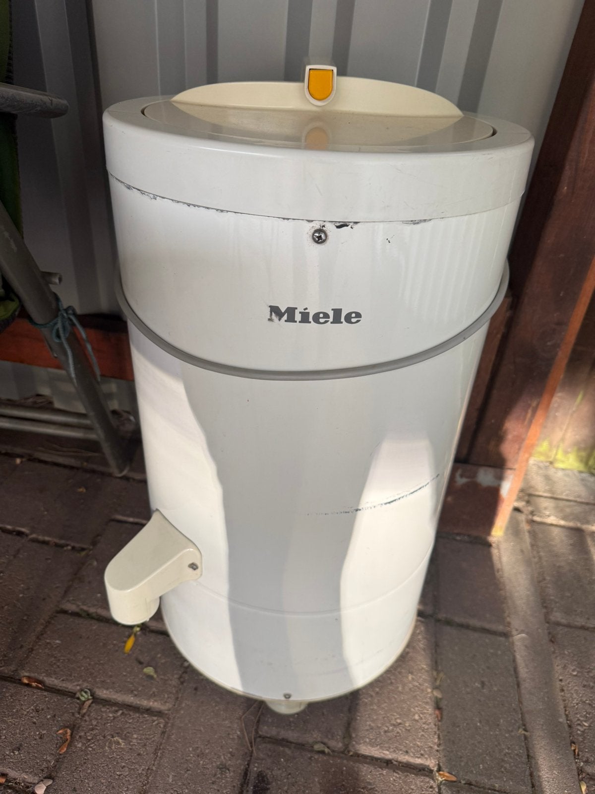Miele centrifuge wasdroger, Minder dan 85 cm, Ophalen of Verzenden, Zo goed als nieuw, Minder dan 4 kg