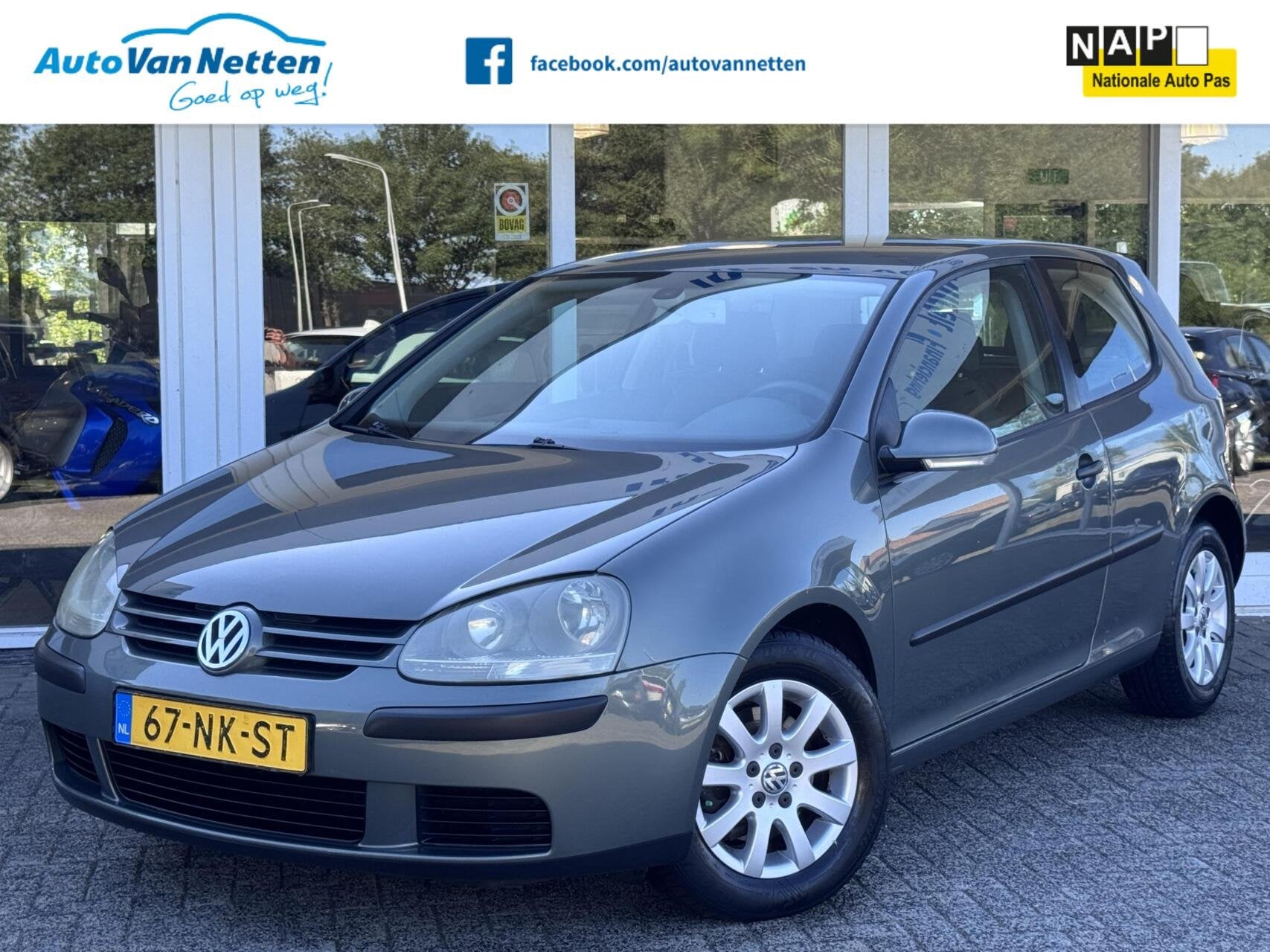 Volkswagen Golf 1.6 FSI 115pk 6bakComfortline uitv.,Airco,Lm, Voorwielaandrijving, Gebruikt, Zwart, 4 cilinders