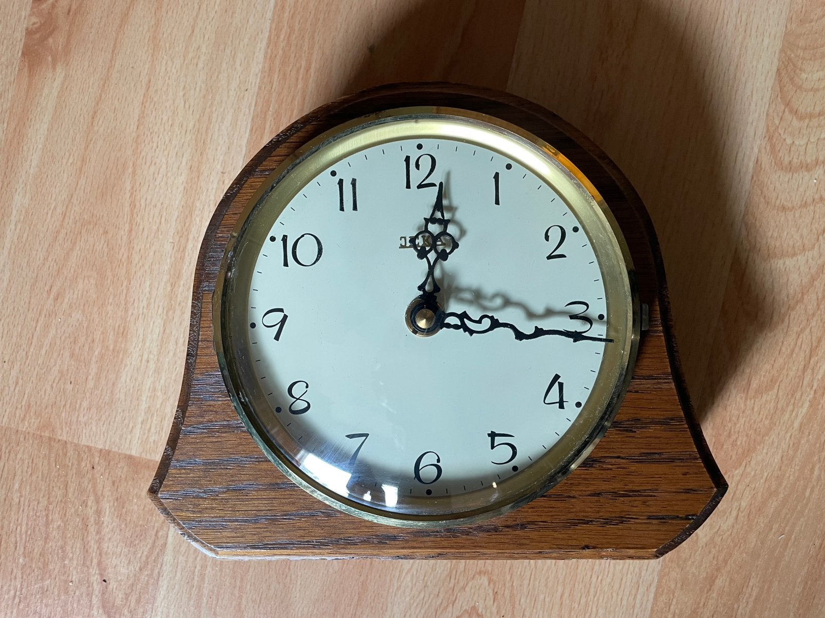 Mooie Quartz klok in houten kast, Huis en Inrichting, Ophalen, Gebruikt, Analoog, Staande klok