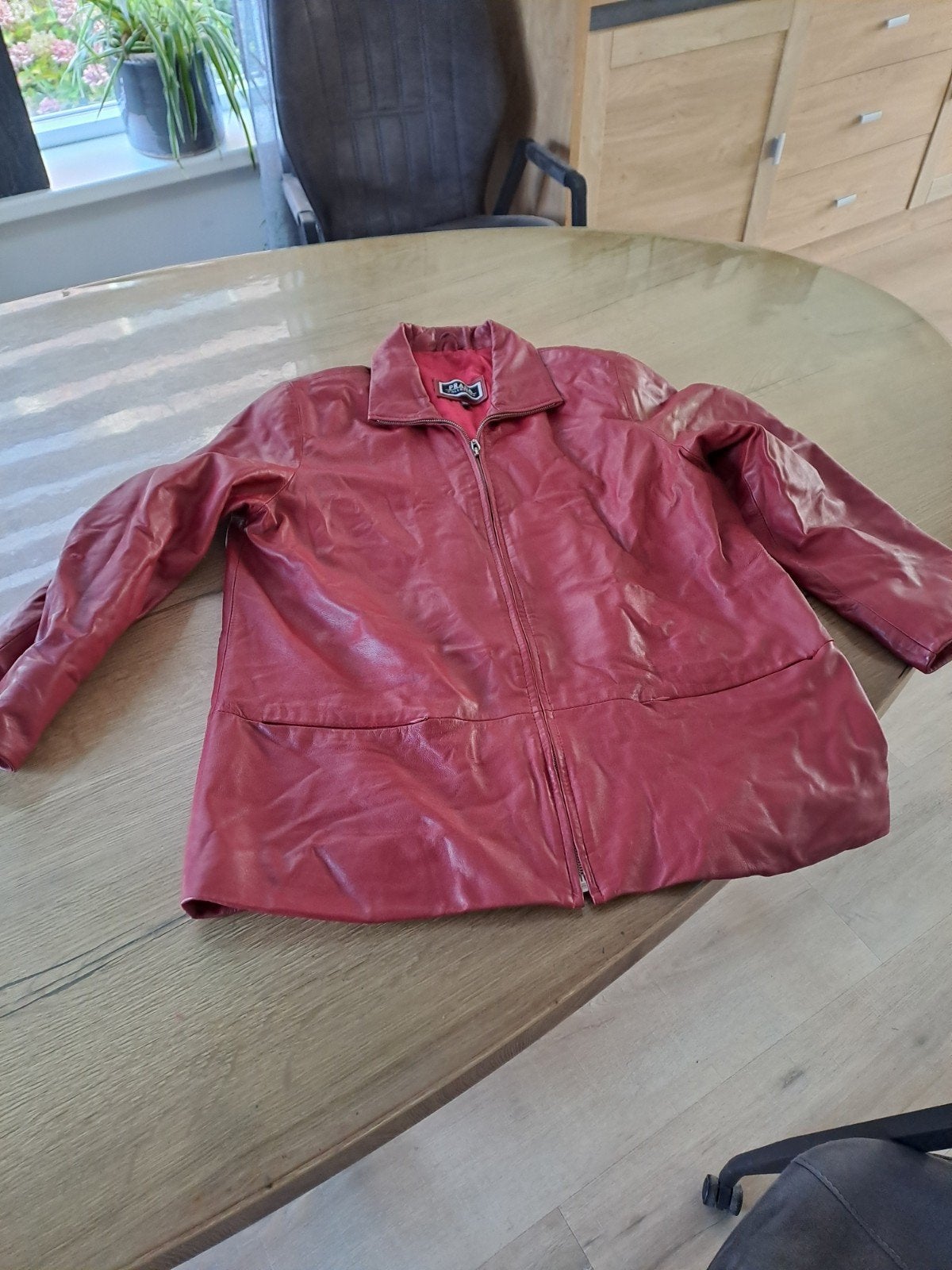 Dames leren jasje - Maat L, Maat 42/44 (L), Ophalen of Verzenden, Gedragen, Rood