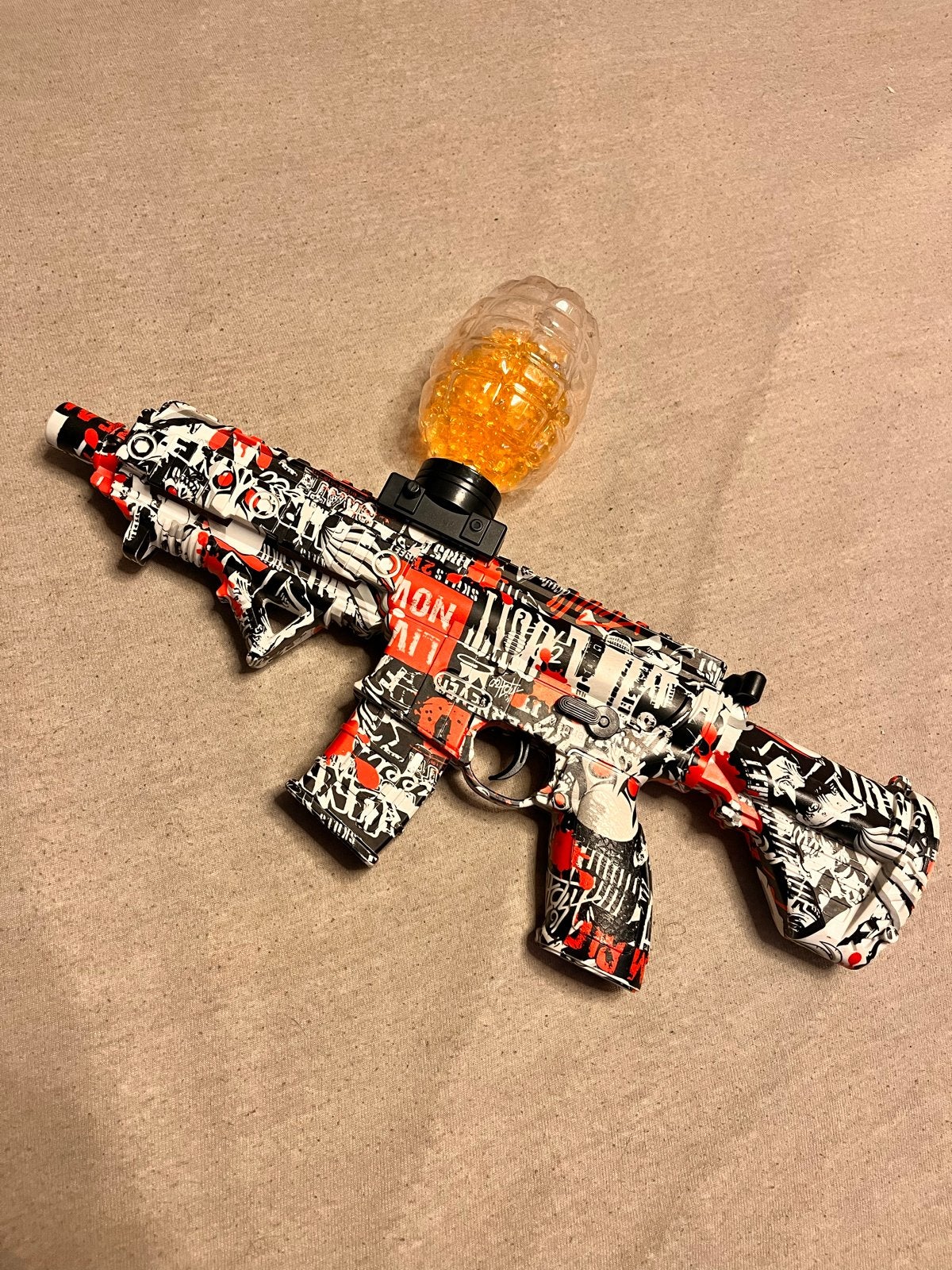 Gel Blaster Geweer met Oranje en Groene Gelballen, Ophalen of Verzenden, Zo goed als nieuw