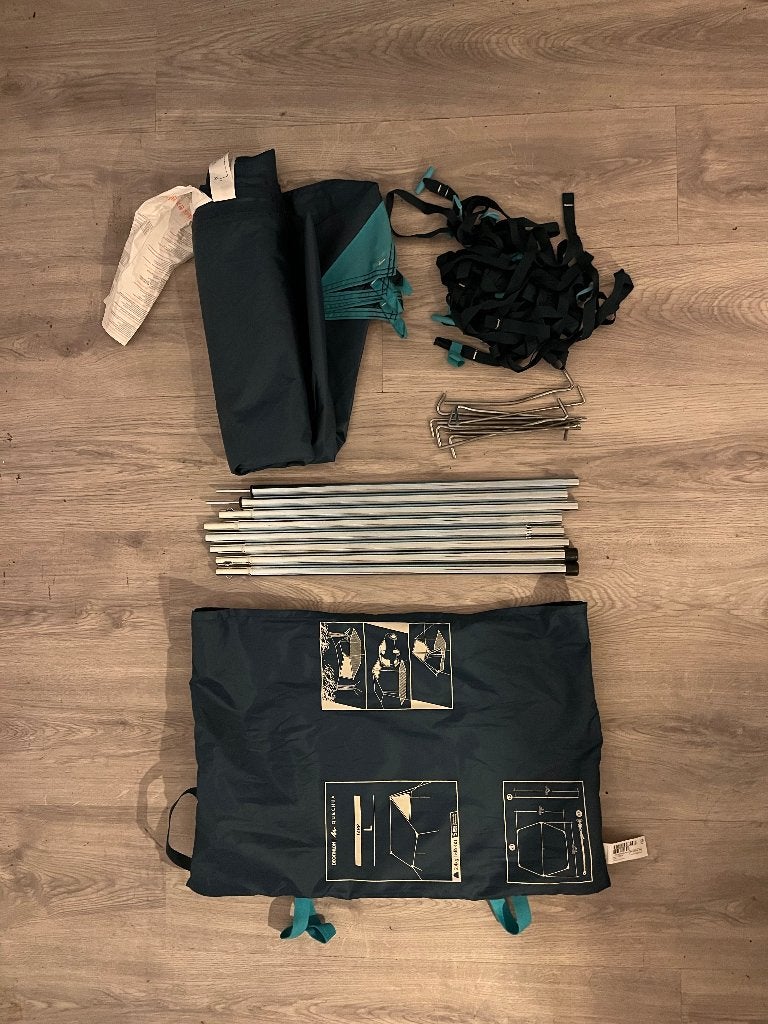 Quechua tarp / schuiltent maat L + extra haringen, Ophalen, Gebruikt