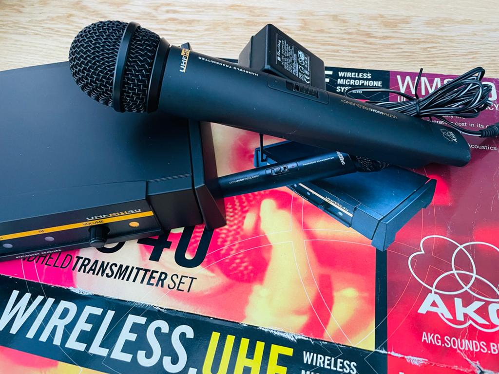 Microfoon draadloos AKG, Muziek en Instrumenten, Microfoons, Ophalen of Verzenden, Zo goed als nieuw, Zangmicrofoon, Draadloos