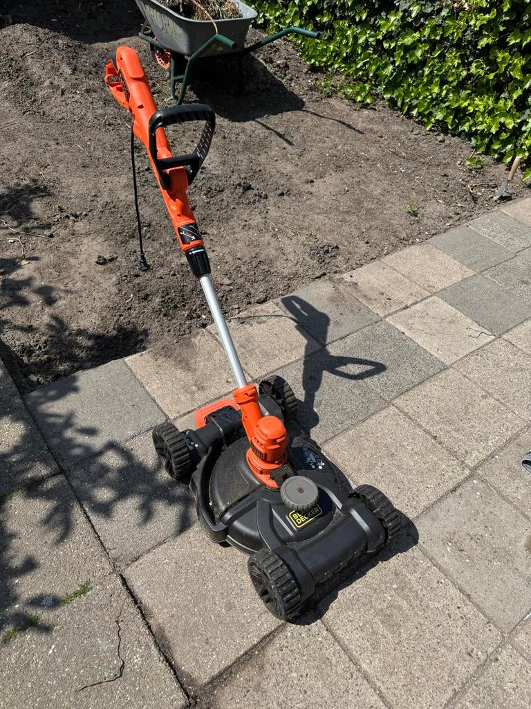 Black&Decker elektrische grasmaaier/trimmer, Tuin en Terras, Bosmaaiers, Ophalen, Zo goed als nieuw, Elektrisch
