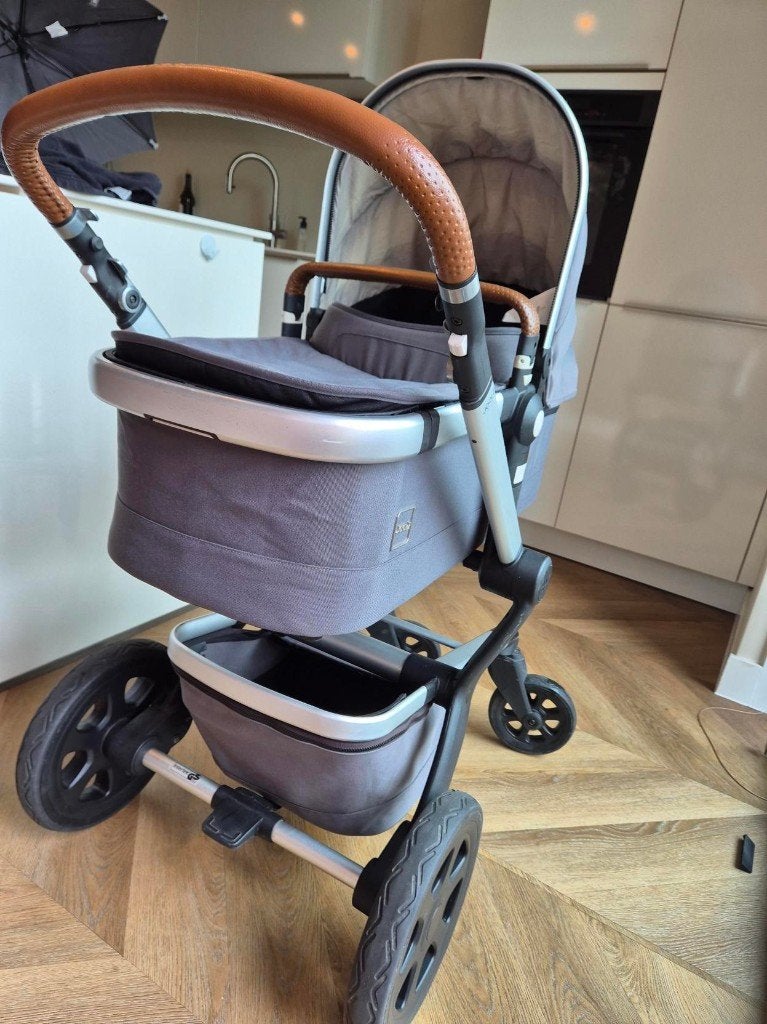 Complete Joolz Day 3 Stone Grey incl. veel extra's, Gebruikt, Met reiswieg, Ophalen, Kinderwagen
