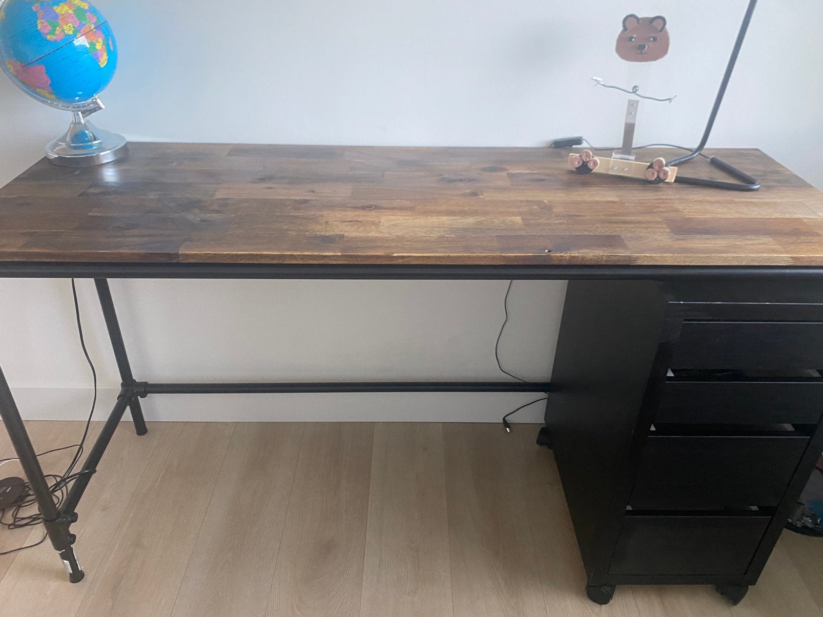 Bureau, hout met stalen frame 150x50, Ophalen, Zo goed als nieuw
