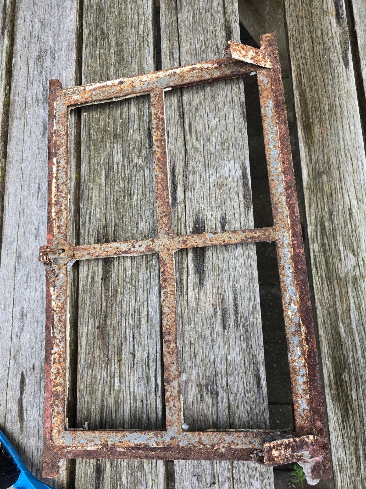 Oud roestig metalen rooster/frame, Antiek en Kunst, Ophalen