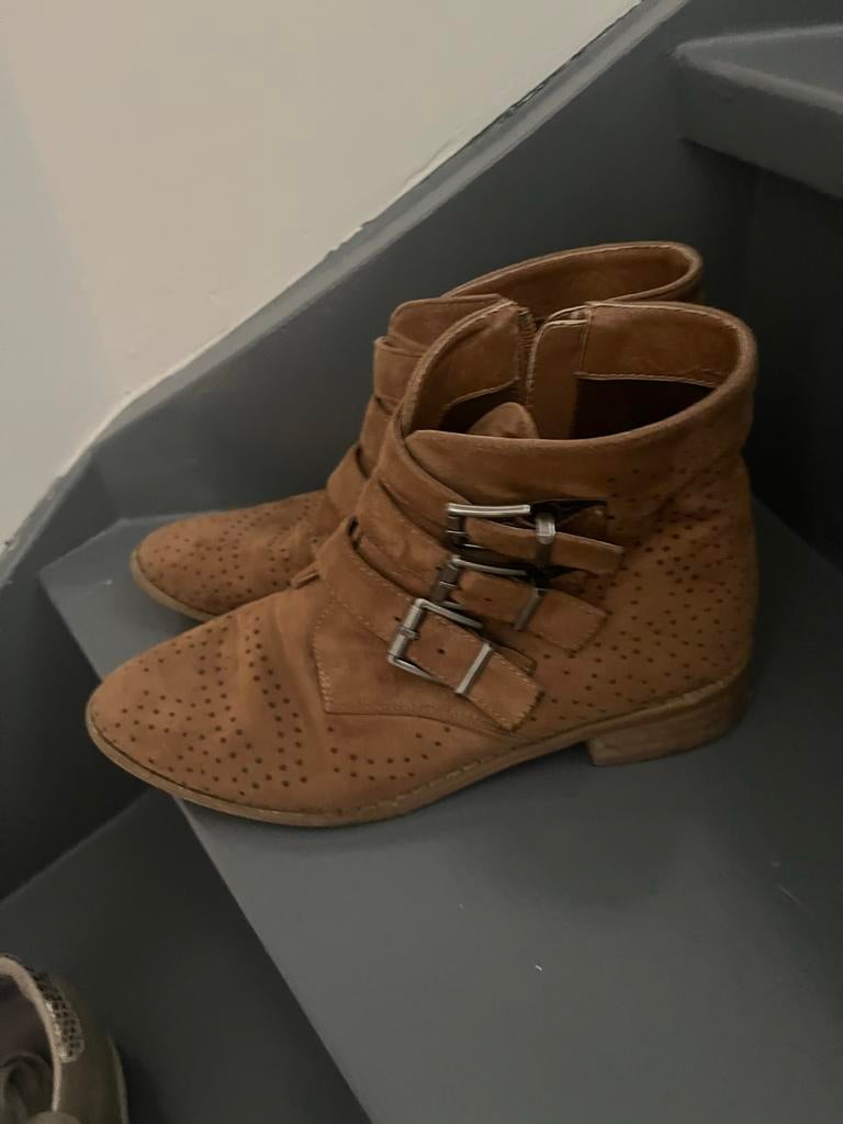 Bohemian Leren Laarsjes met Gespen mt 38, Bruin, Lage of Enkellaarzen, Ophalen of Verzenden, Zo goed als nieuw