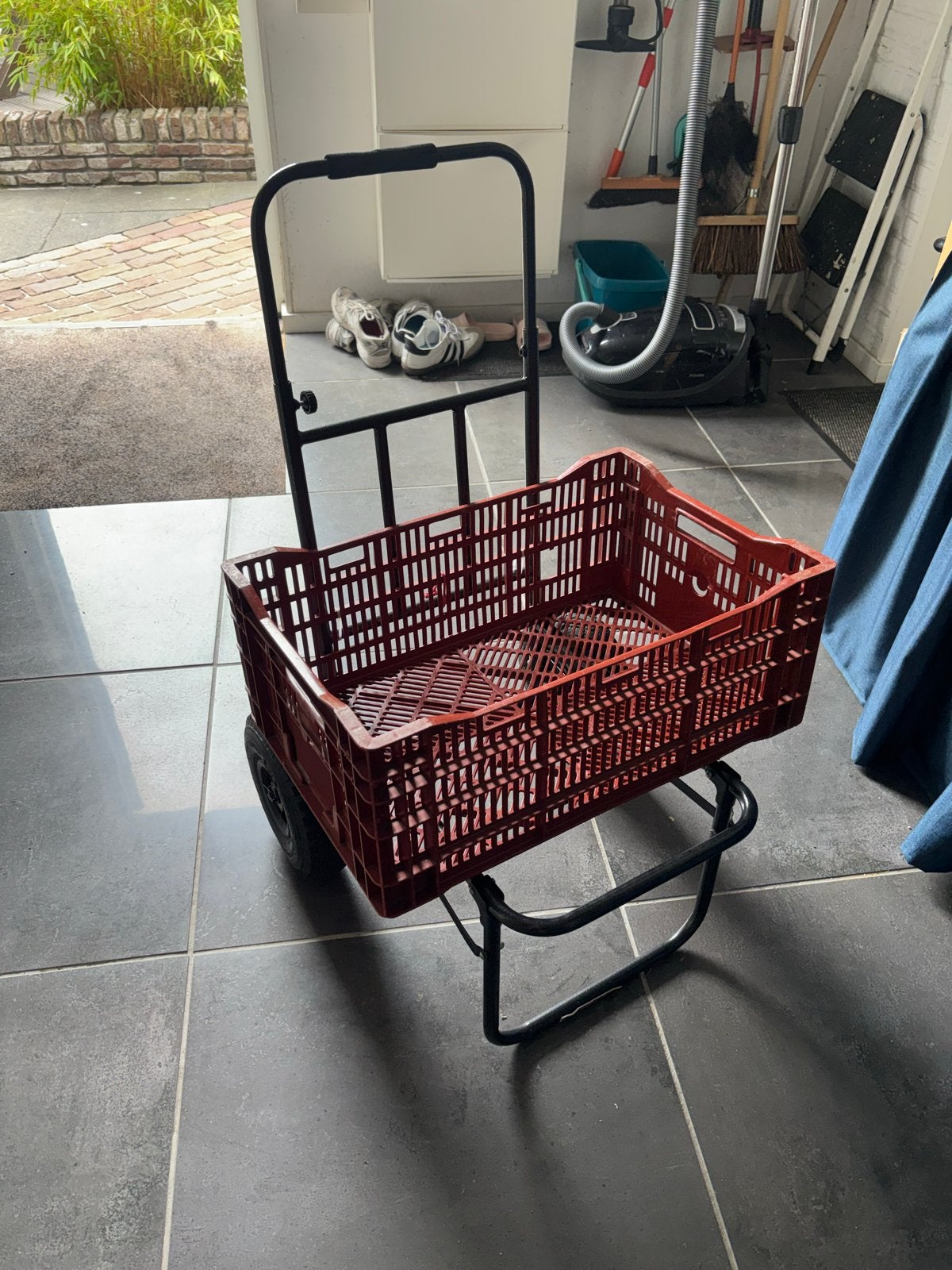Boodschappen-/ kranten met krat - Handig en stevig, Ophalen, Opvouwbaar, Gebruikt
