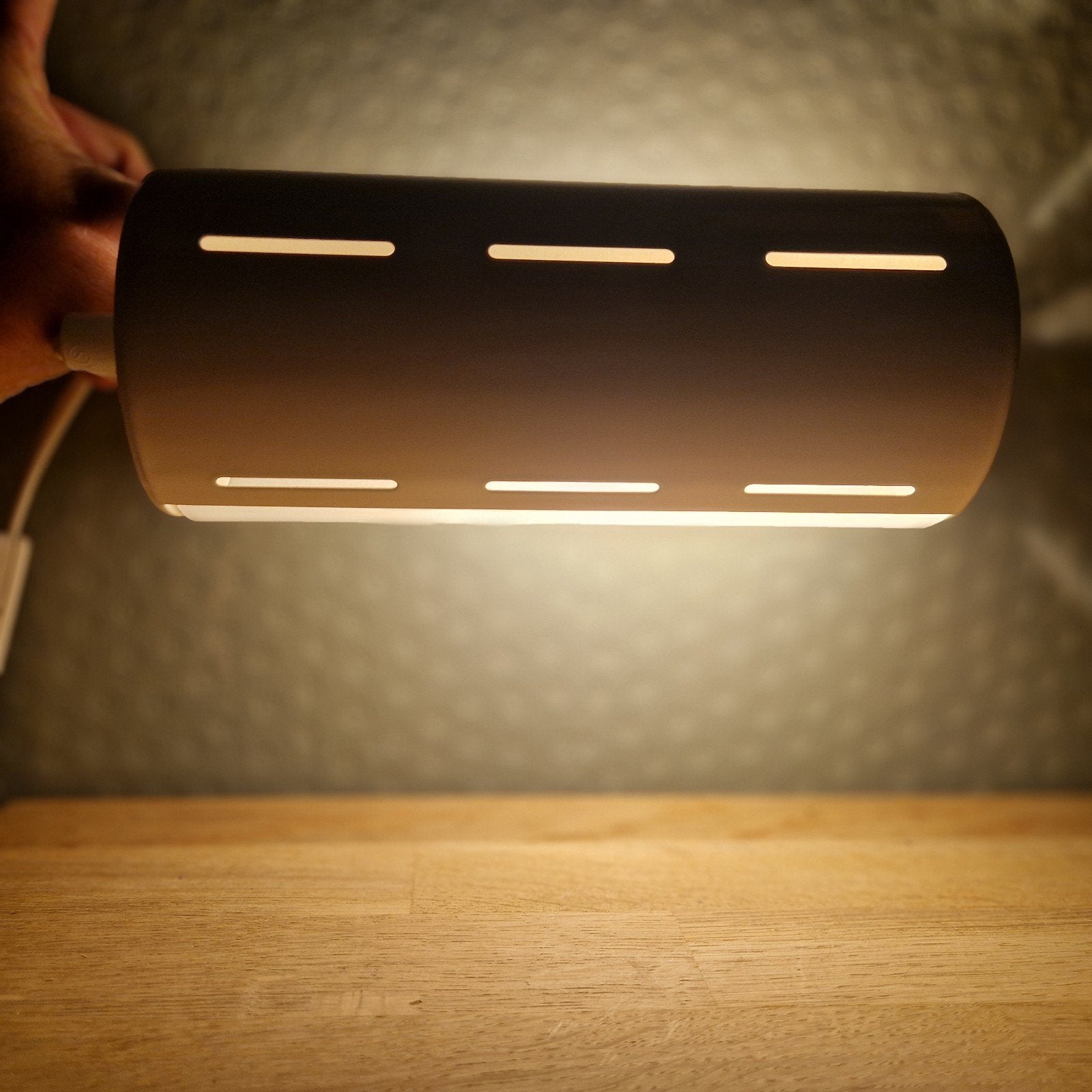 IKEA SMYG V1013 Wandlamp - Modern en Functioneel, Huis en Inrichting, Lampen | Wandlampen, Zo goed als nieuw, Kunststof, Metaal