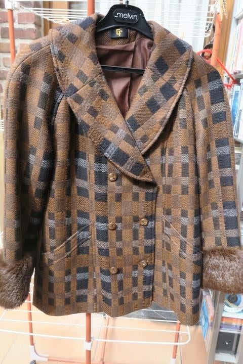 Jas nieuw ruit bruin Gianfranco Ferré mt 44, Kleding | Dames, Gianfranco Ferré, Bruin, Maat 42/44 (L), Nieuw