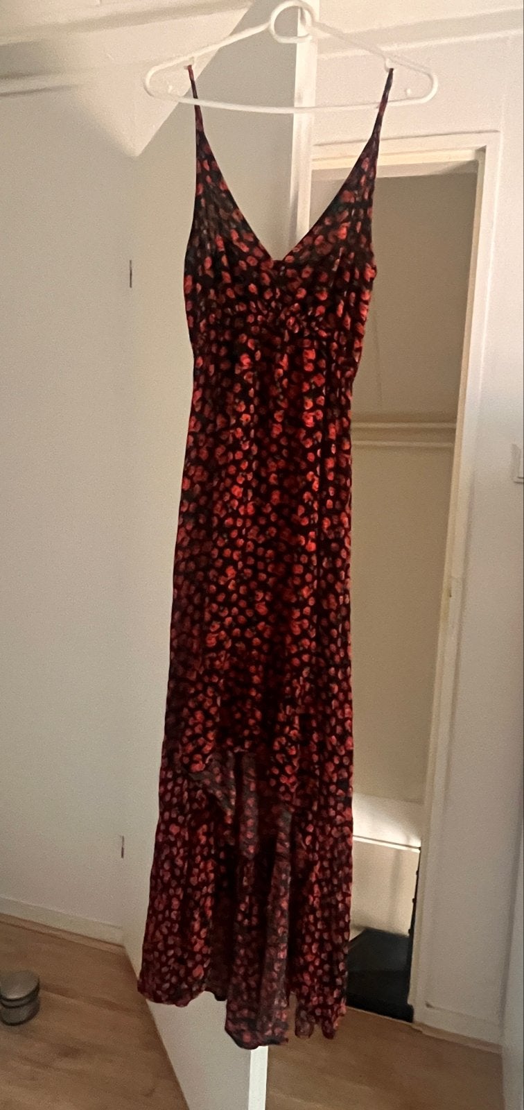 Stradivarius jurk met bloemenprint, Verzenden, Zwart, Zo goed als nieuw, Maat 36 (S)