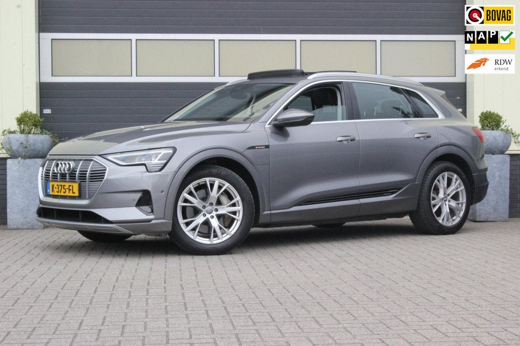 Audi E-tron 55 quattro Business edition Plus 95 kWh | Panora, Automaat, 131 €/maand, Zwart, 95 kWh