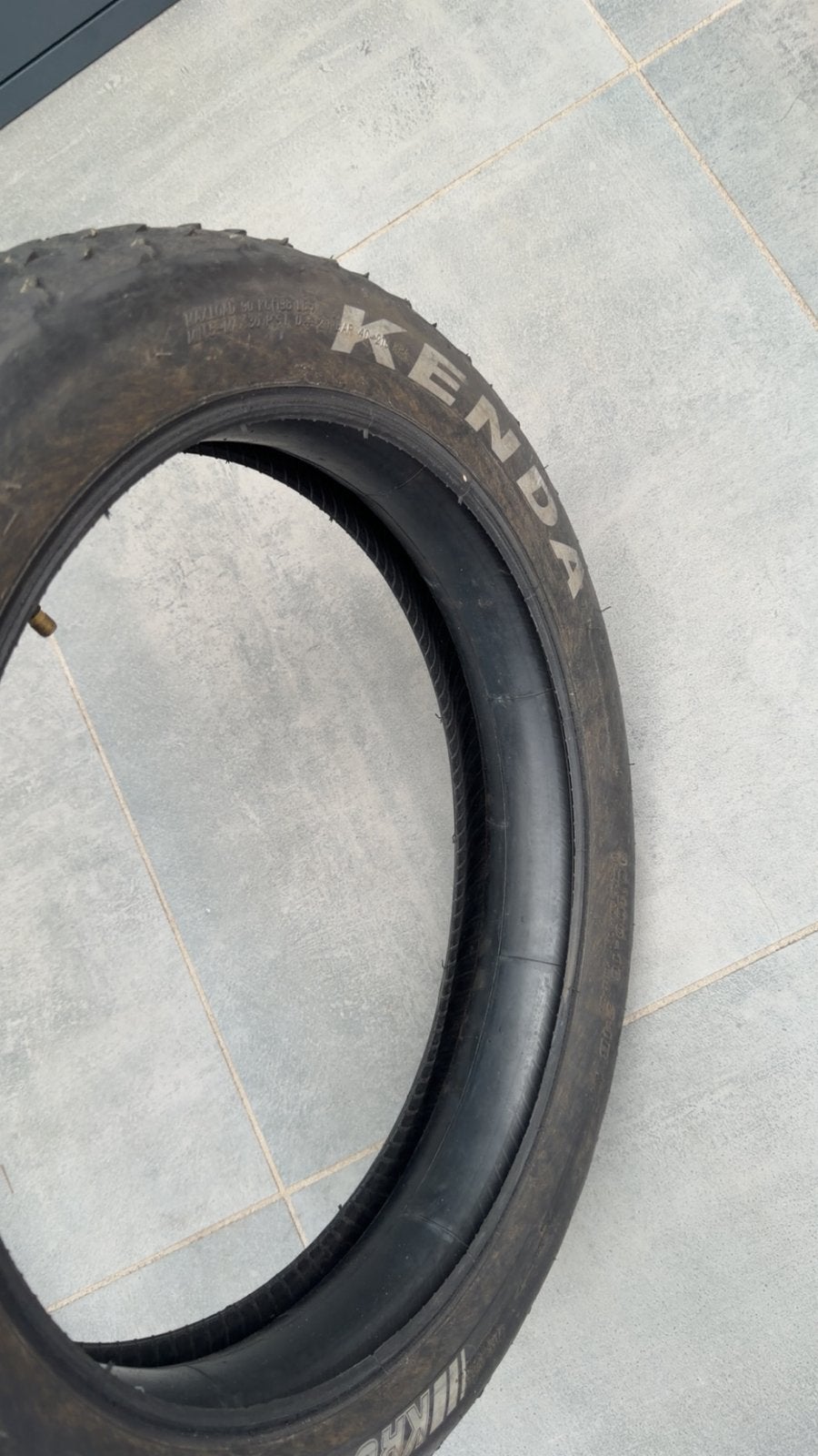 Binnen en buitenband Fatbike, Ophalen, Zo goed als nieuw, Fatbike