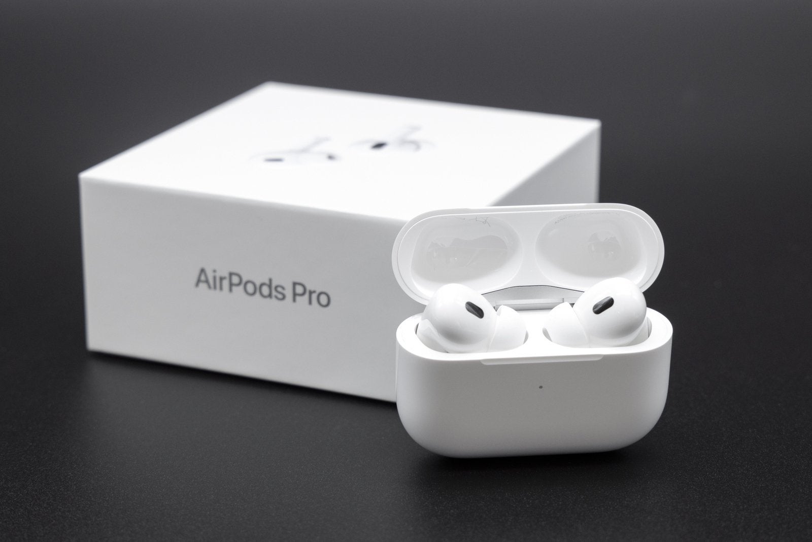 1 op 1 airpods, Nieuw, Ophalen of Verzenden, Apple, In oorschelp (earbud)