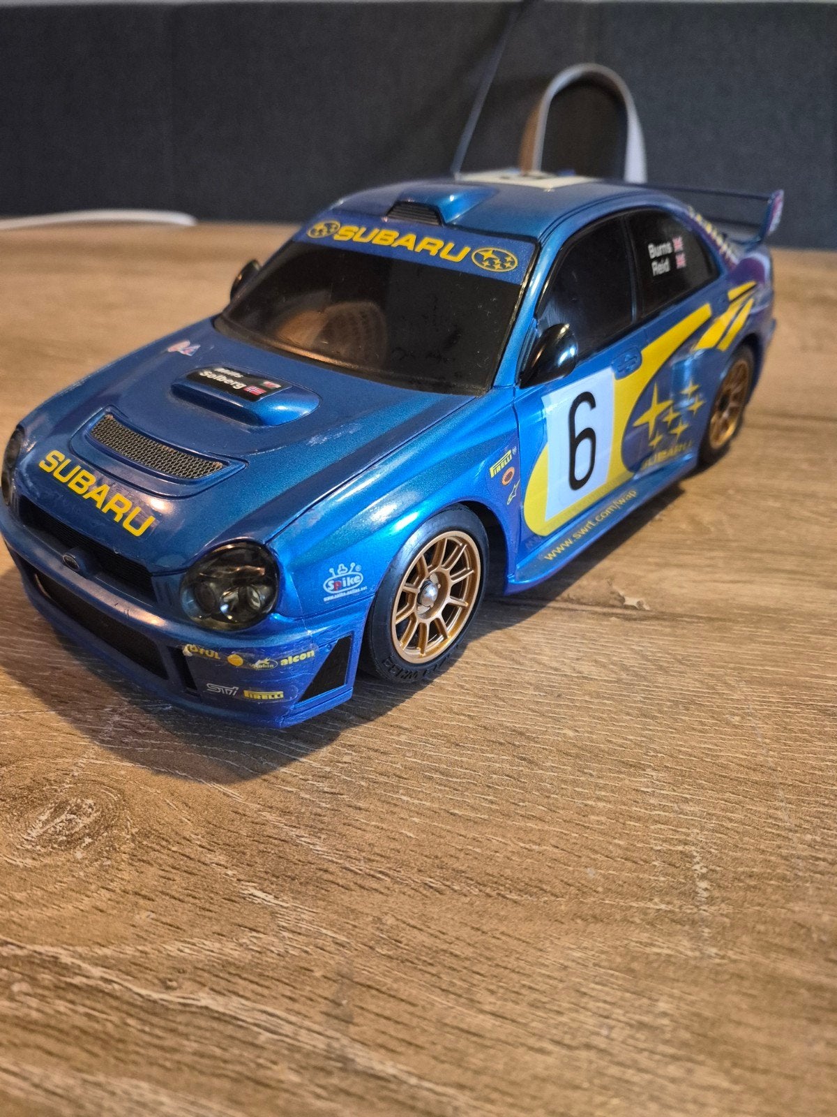 subaru auto, Ophalen of Verzenden, Overige schalen, Auto onroad