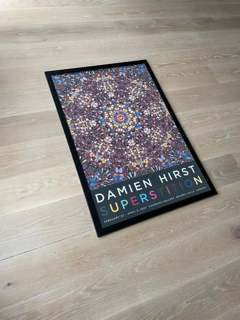 Damien Hirst Superstition poster in lijst 100 x 66 cm, Met lijst, Ophalen of Verzenden, Zo goed als nieuw, A1 t/m A3
