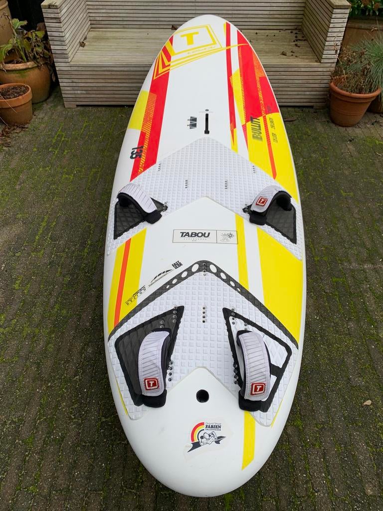 Tabou Bullit 135L Freerace Freeride board, Watersport en Boten, Windsurfen, Ophalen, Zo goed als nieuw, Plank, Minder dan 5 m²