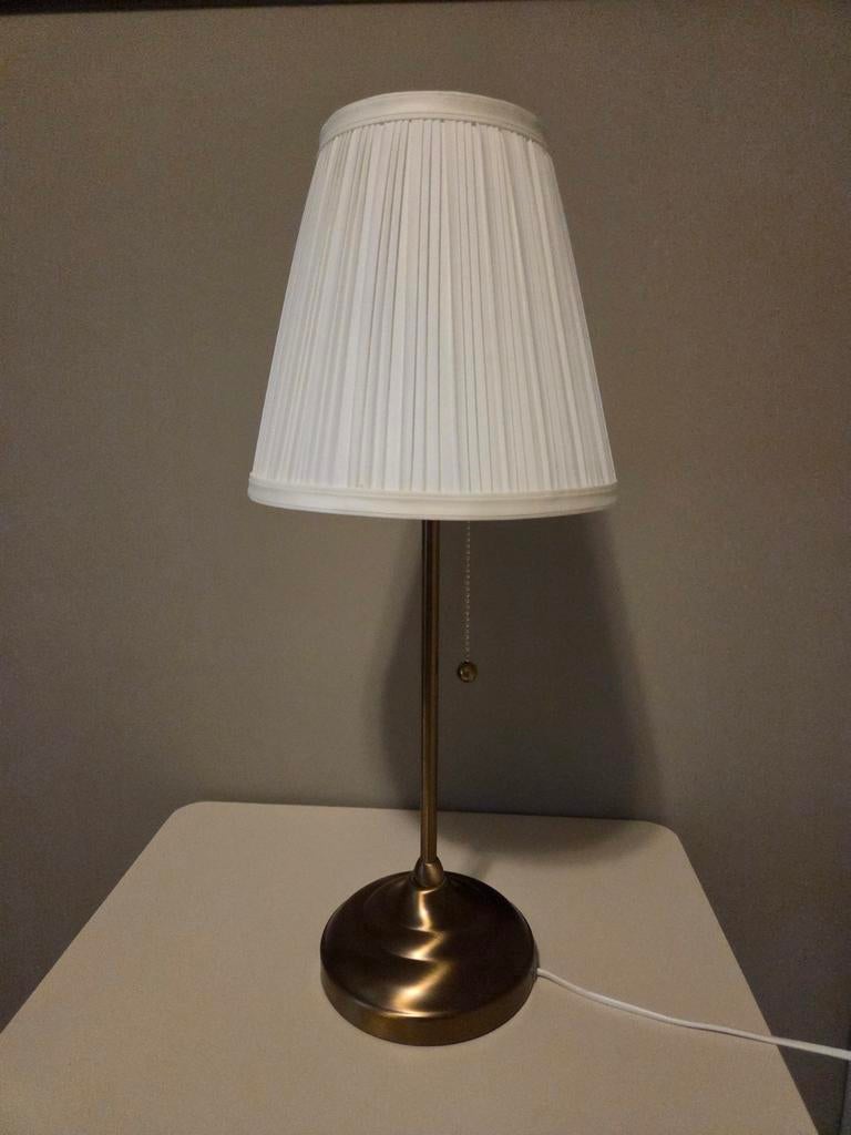 Ikea arstid tafellamp messing, Huis en Inrichting, Ophalen of Verzenden, Zo goed als nieuw, Stof, 50 tot 75 cm