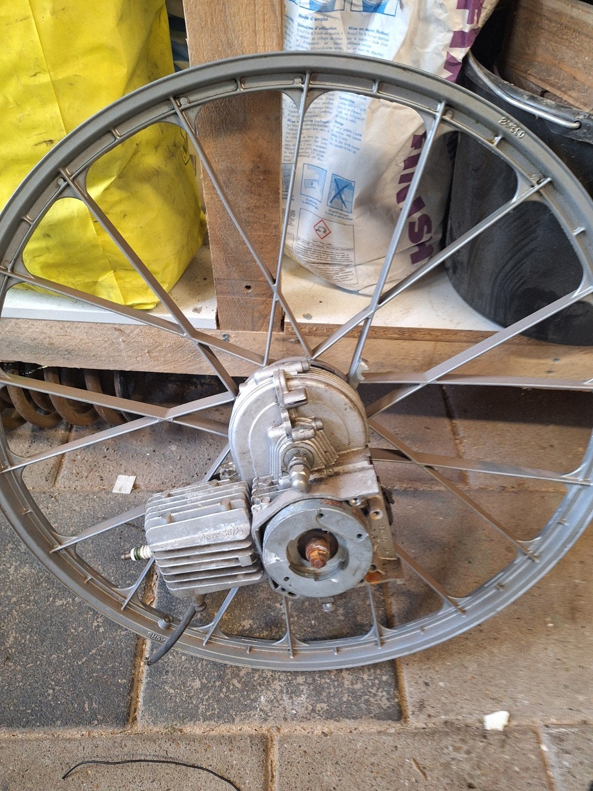 Spartamet/Saxonette voor- en achterwiel met motor, Fietsen en Brommers, Ophalen of Verzenden, Gebruikt