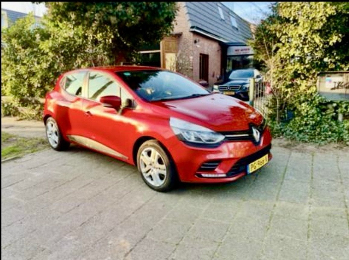 Renault Clio Energy TCe 90pk Eco2 S&S 2017 Rood, Auto's, Voorwielaandrijving, 898 cc, Stof, 1057 kg