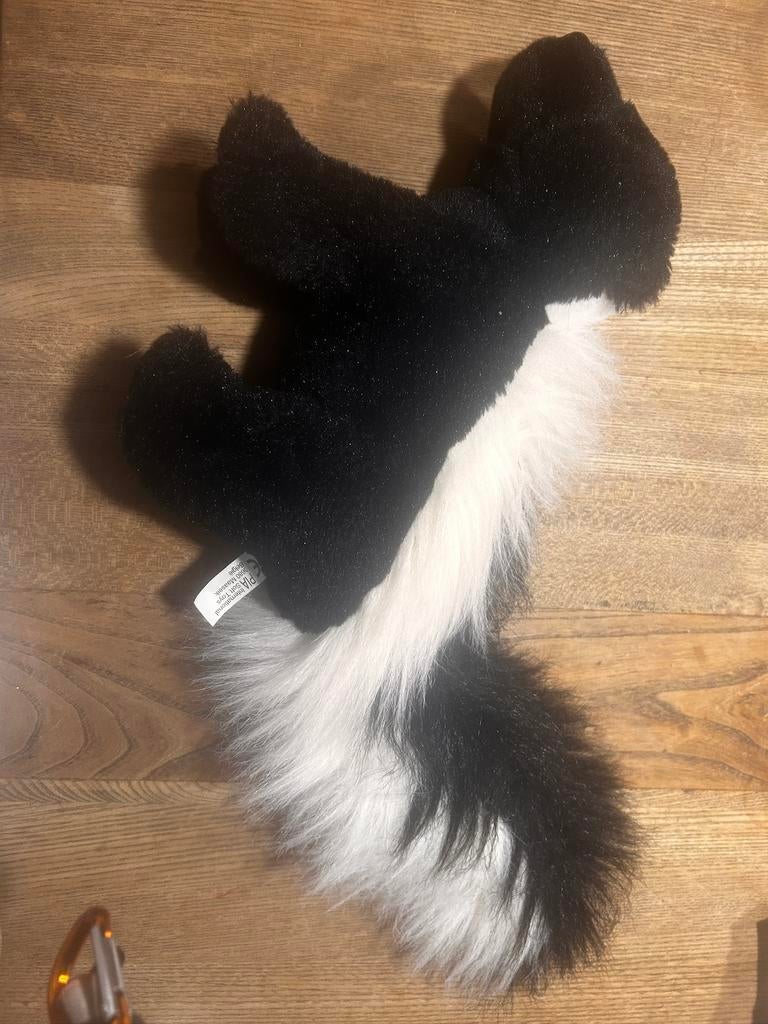 Prachtig en zacht stinkdier knuffel van merk PIA, Verzenden, Zo goed als nieuw, Overige typen