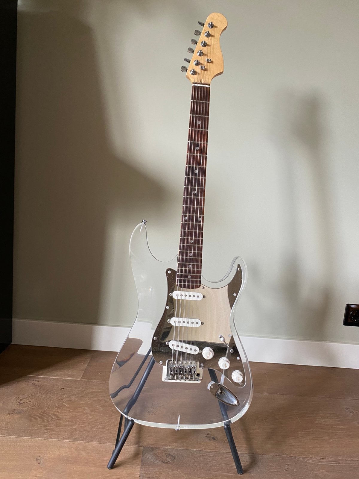 Plexiglas/ transparante/ doorzichtige elektrische gitaar., Ophalen, Gebruikt, Solid body, Overige merken