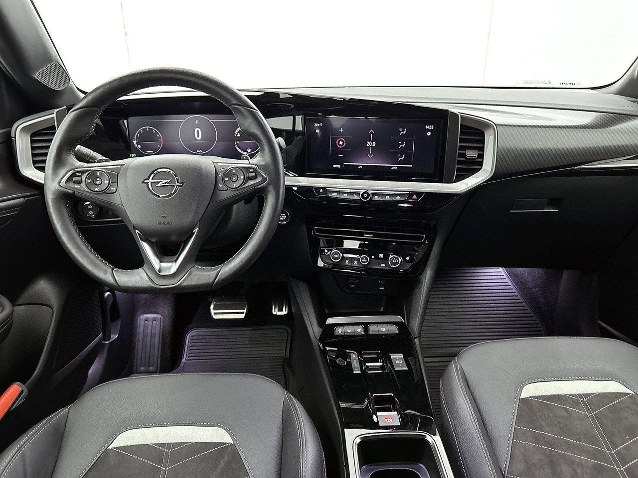 Foto 12 van Opel Mokka 1.2 130pk Ultimate Automaat | Navigatie | Climate