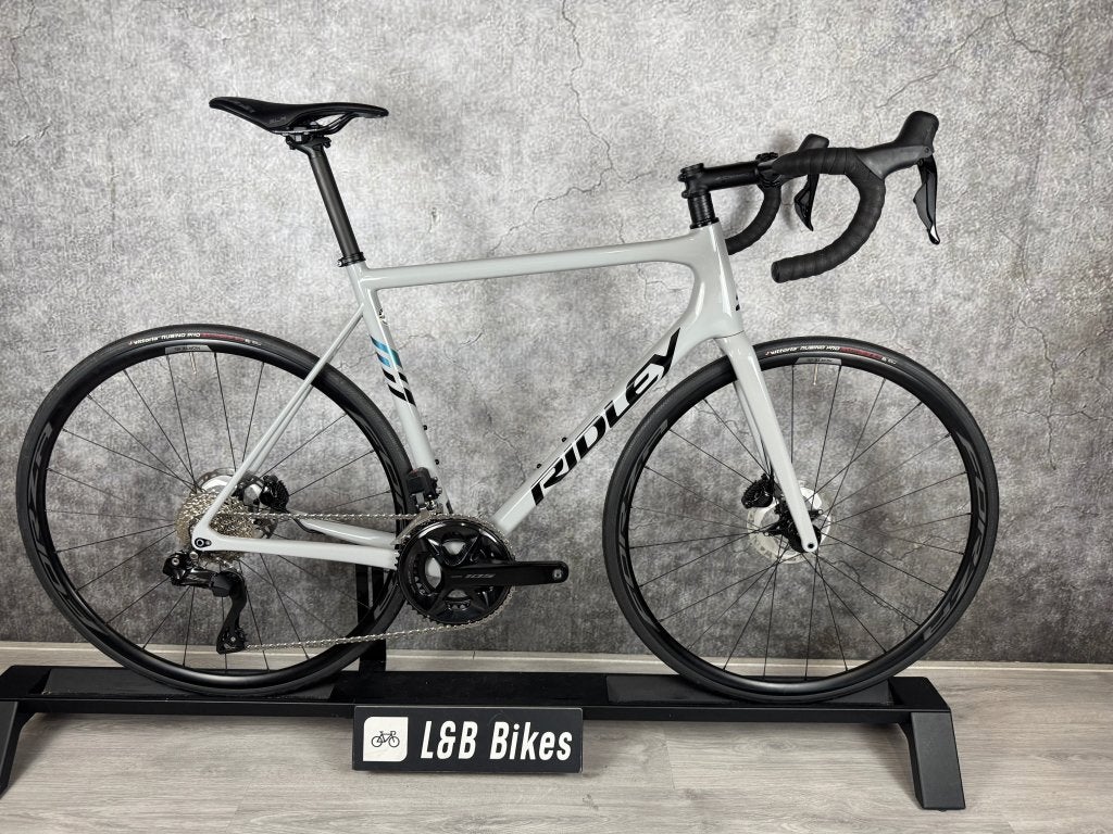 Nieuw! Ridley Helium SLX Carbon Shimano 105 Di2 12 Speed