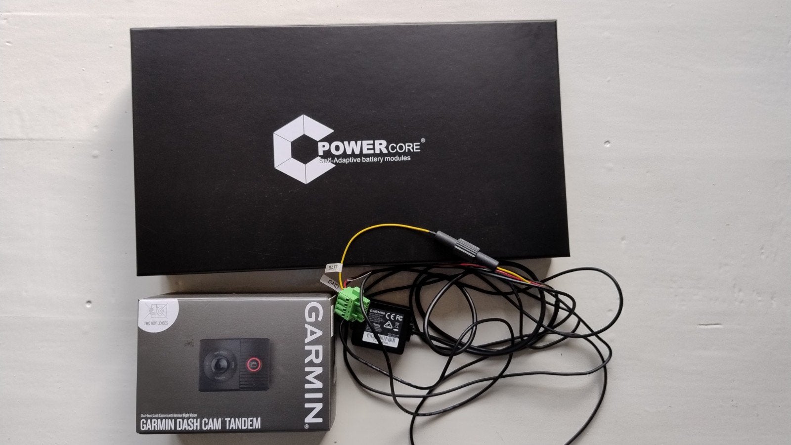 Garmin Dash Cam Tandem 256gb + Power Core dash cam bat, Auto diversen, Ophalen, Zo goed als nieuw