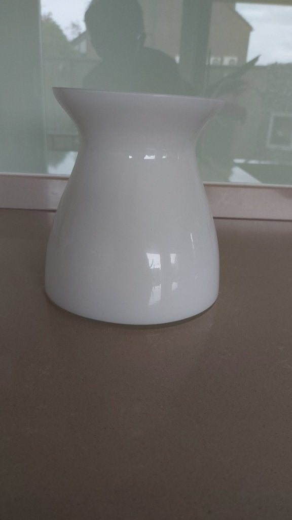 Een wit melkglazen Hema vaas, Ophalen of Verzenden, Wit