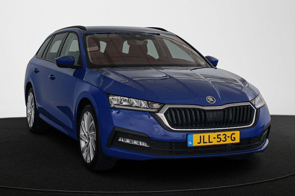 Skoda Octavia Combi 1.4 TSI iV PHEV Business Edition SOH 95%, Stof, Gebruikt, Euro 6, 4 cilinders