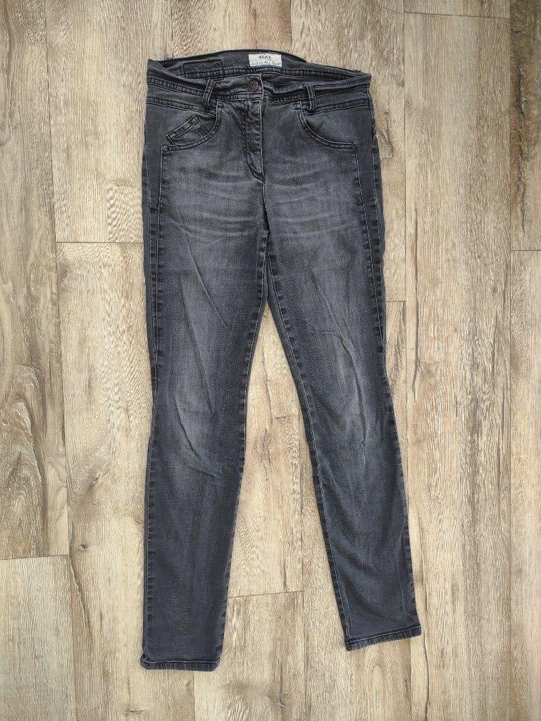 Prachtige zwarte spijkerbroek van BRAX, stretch jeans, 36-S., Onb, W28 - W29 (confectie 36), Onb, Gedragen