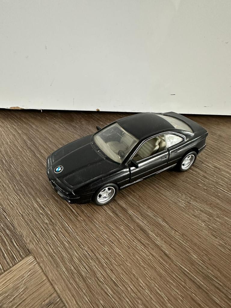 zwarte BMW 850 CSi modelauto van Maisto,, Hobby en Vrije tijd, Modelauto's | 1:43, Ophalen of Verzenden, Zo goed als nieuw, Auto