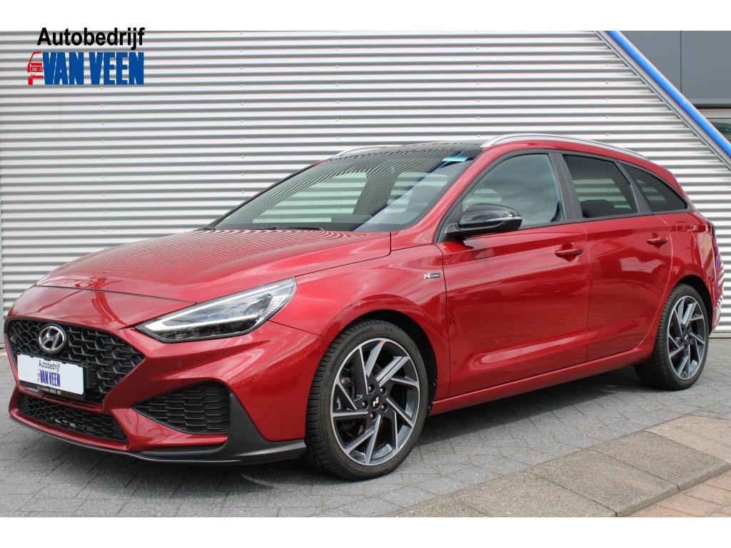 Hyundai i30 Wagon 1.5 T-GDi MHEV N-Line Sky Automaat | Pano, Stof, Gebruikt, Zwart, 4 cilinders