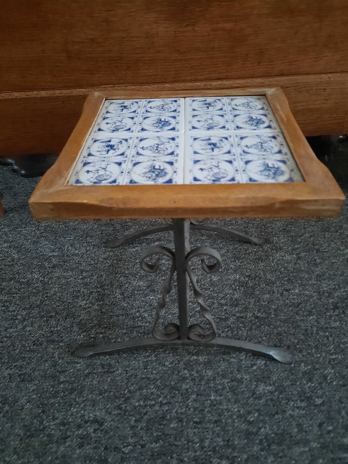 oud tafeltje met  delftsblauwe tegeltjes, Ophalen of Verzenden