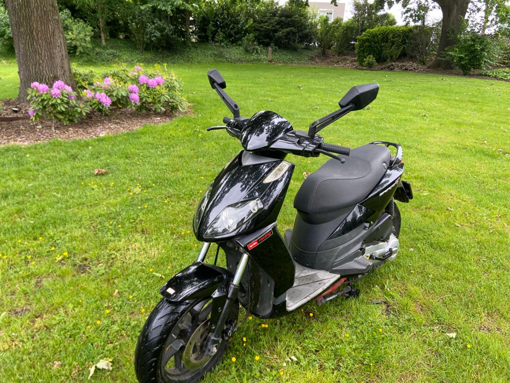 Aprilia Sportcity 50cc 4-takt -Goed onderhouden met kenteken, Gebruikt, Overige modellen, Maximaal 45 km/u, Ophalen of Verzenden