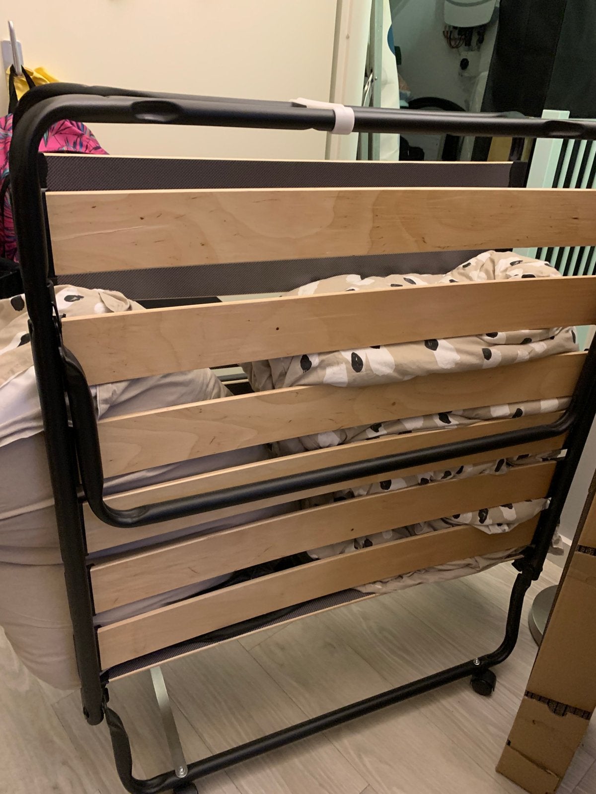 Vouwbed t.w.v. €289,-, Ophalen, Zo goed als nieuw, Eenpersoons, Hout