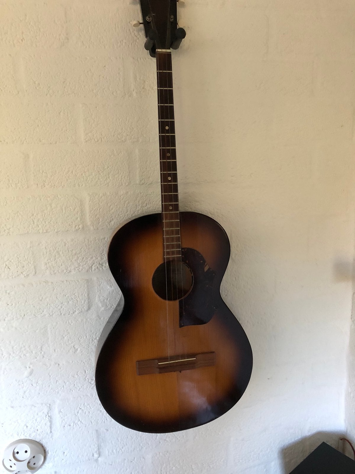 Foto 2 van Tenor gitaar merk Framus