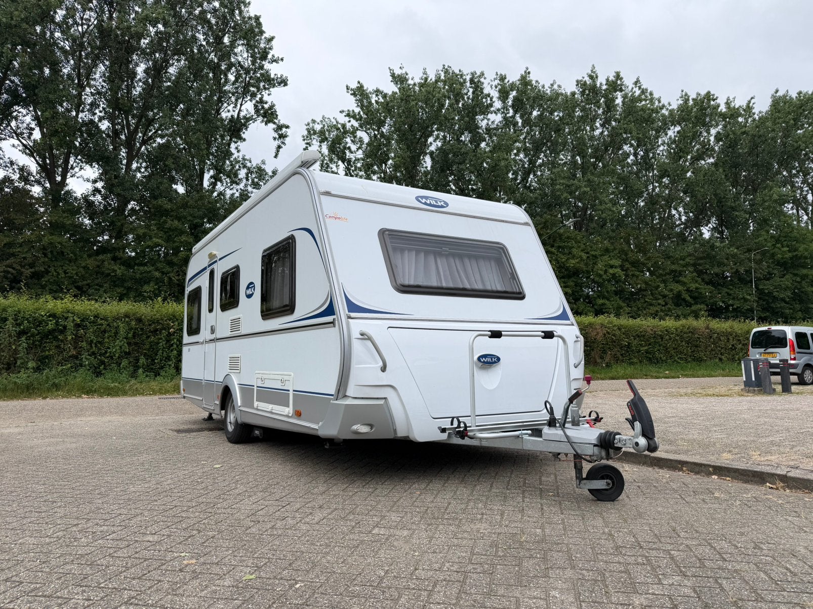 Wilk Sento 490 UE 2015 enkele bedden, luifel en mover, Caravans en Kamperen, Caravans, Bedrijf, tot en met 4, 1250 - 1500 kg, Rondzit